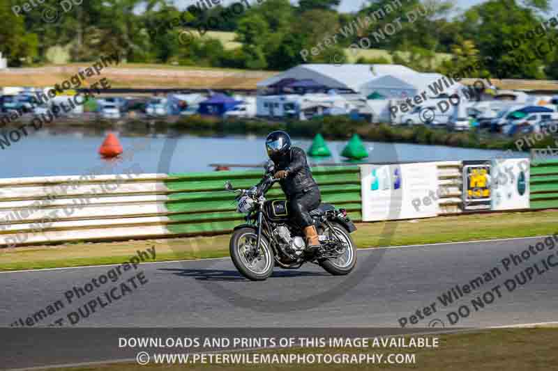 Vintage motorcycle club;eventdigitalimages;mallory park;mallory park trackday photographs;no limits trackdays;peter wileman photography;trackday digital images;trackday photos;vmcc festival 1000 bikes photographs